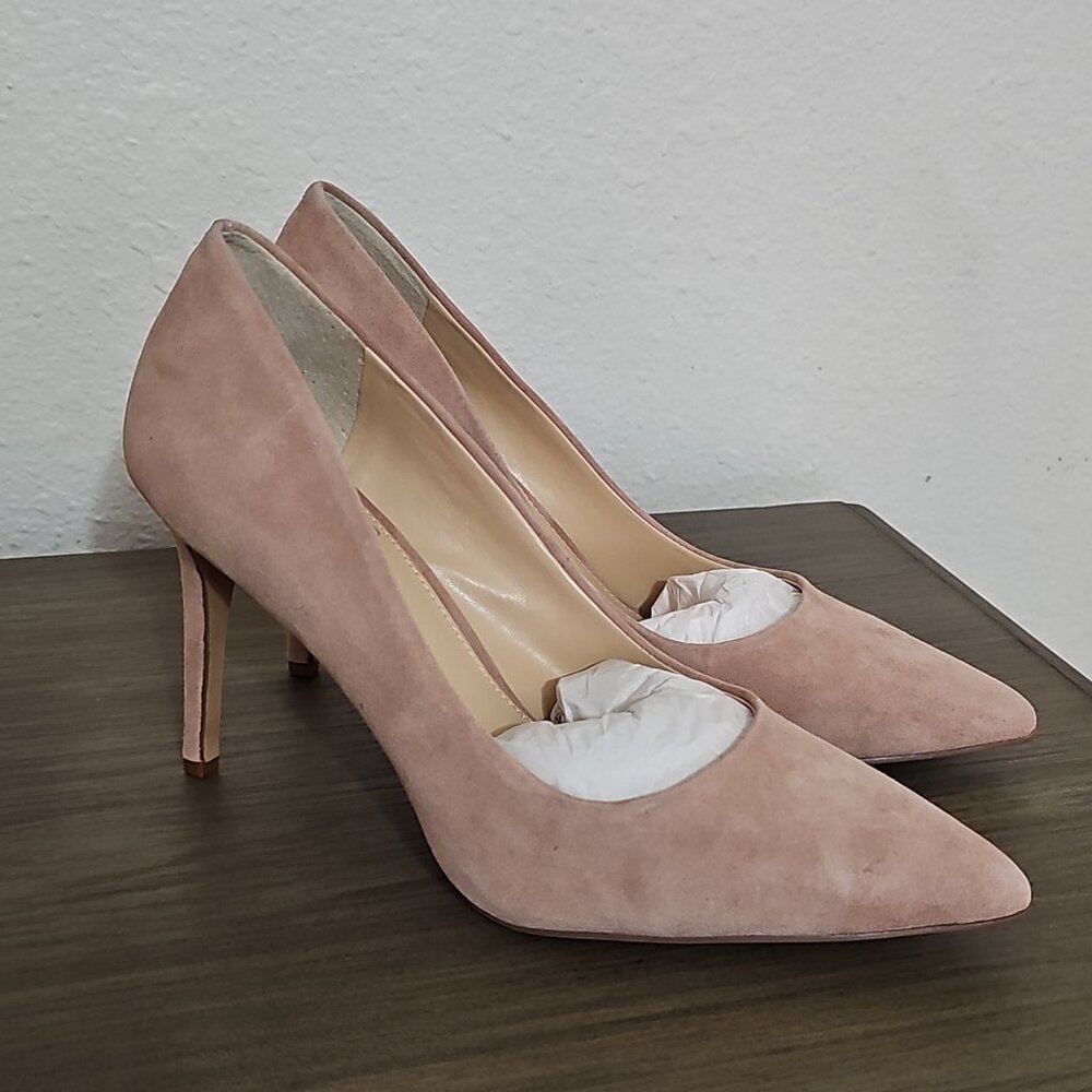 NWT Gorgeous Blush suede Vince Camuto pumps size 8